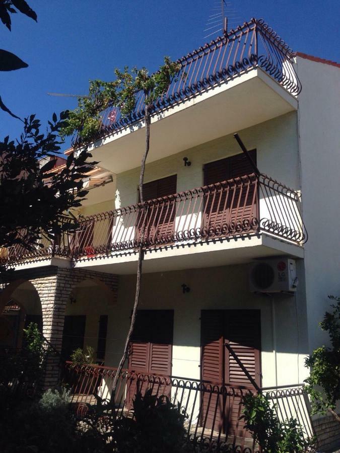 Big 4-Bedroom Apartment Perica, Podstrana Dış mekan fotoğraf